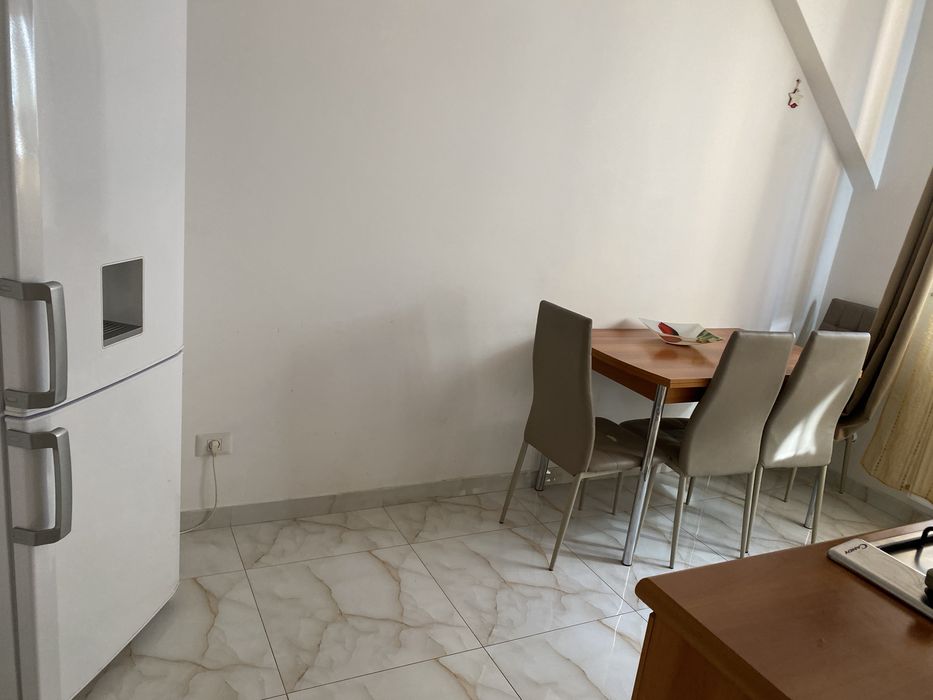 Ofer spre inchiriere garsoniera, in Radauti, str putnei, zona liceu agricol.