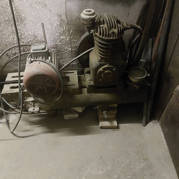 Продам воздушный компрессор