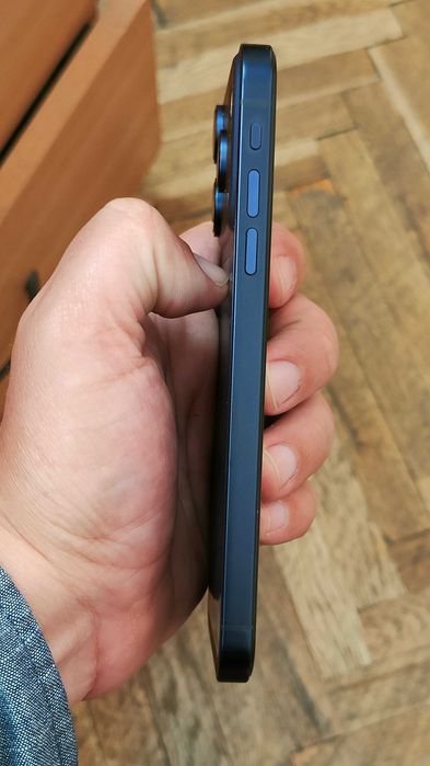 Apple iPhone 11 като 17 Pro