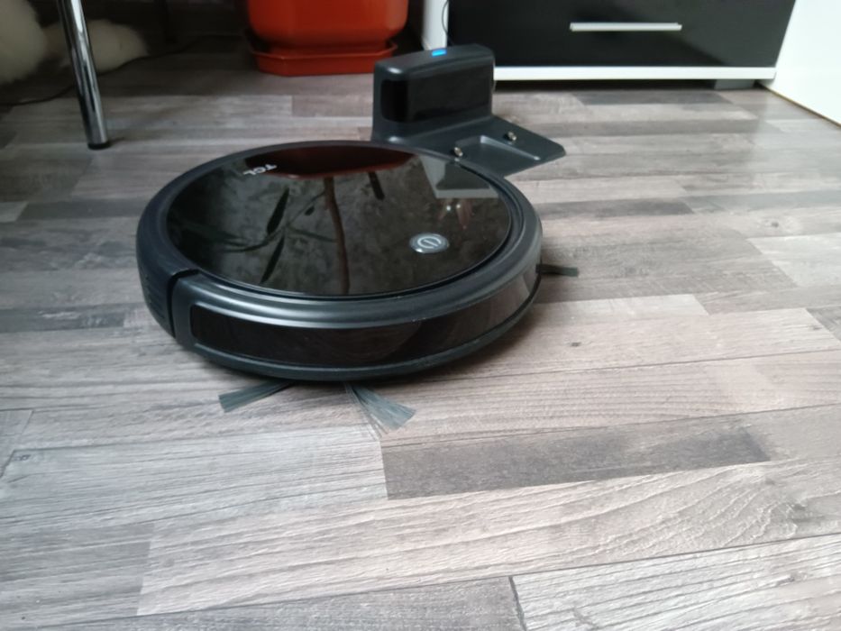 Продавам Прахосмукачка робот