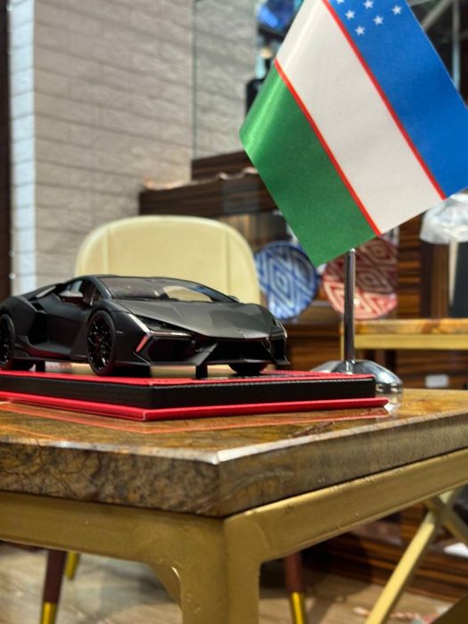 Коллекционная модель 1:18 Lamborghini