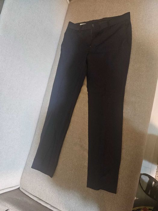 Pantaloni de stofă, mărimea 46(S), în stare bună fără defecte.