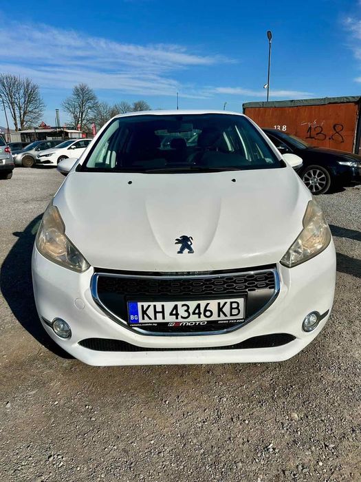 Peugeot 208. 2016 година