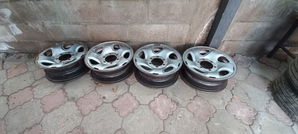 Продам R16 6x139.7 б/у