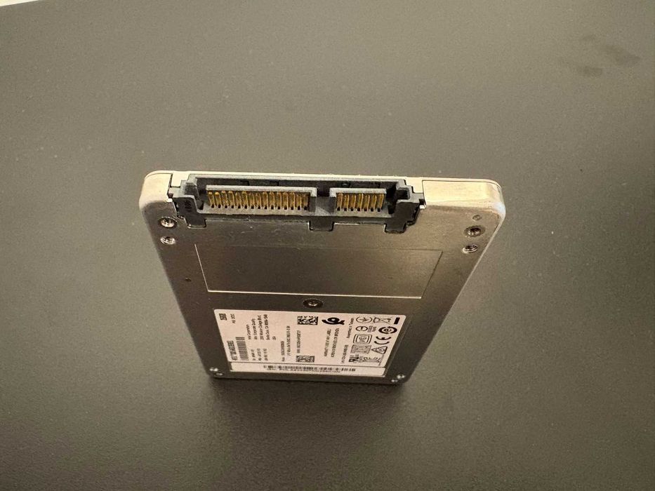 SSD Intel 545S 256GB (83% Health)