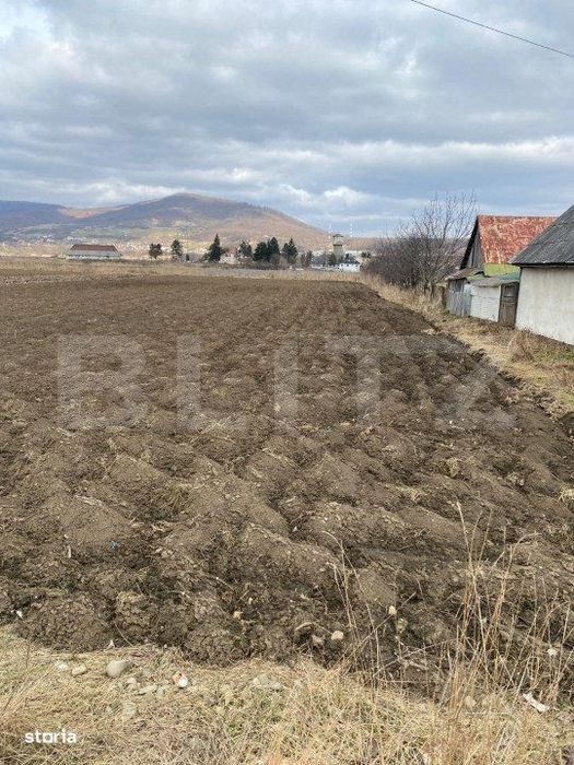 Teren intravilan 680 mp Saratel