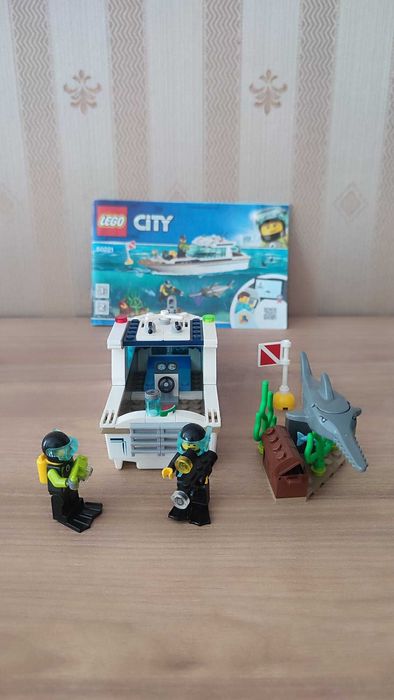 LEGO City Great Vehicles - Iaht pentru scufundari 60221