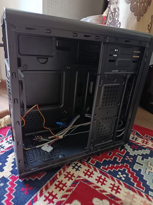 Продам корпус aerocool cs-182