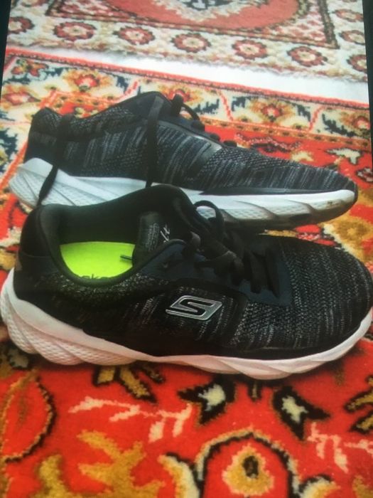 Vand adidasi Schckers