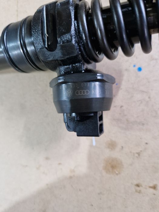 Injectoare VW 1.9 BLS cod 038130073BN CS