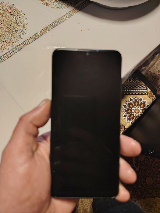 Vand 2 telefoane noi folosite doar o saptamana