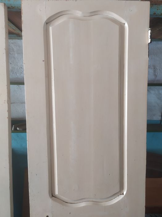 Продам двери (дерево)