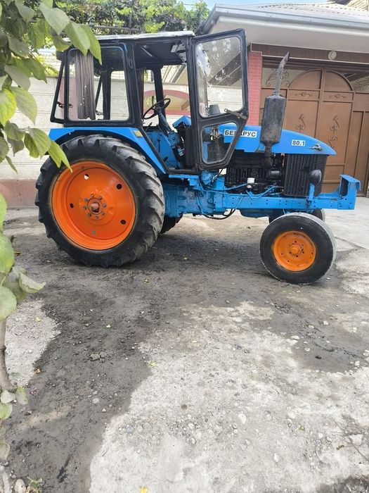Traktor  mtz 80  kami bor