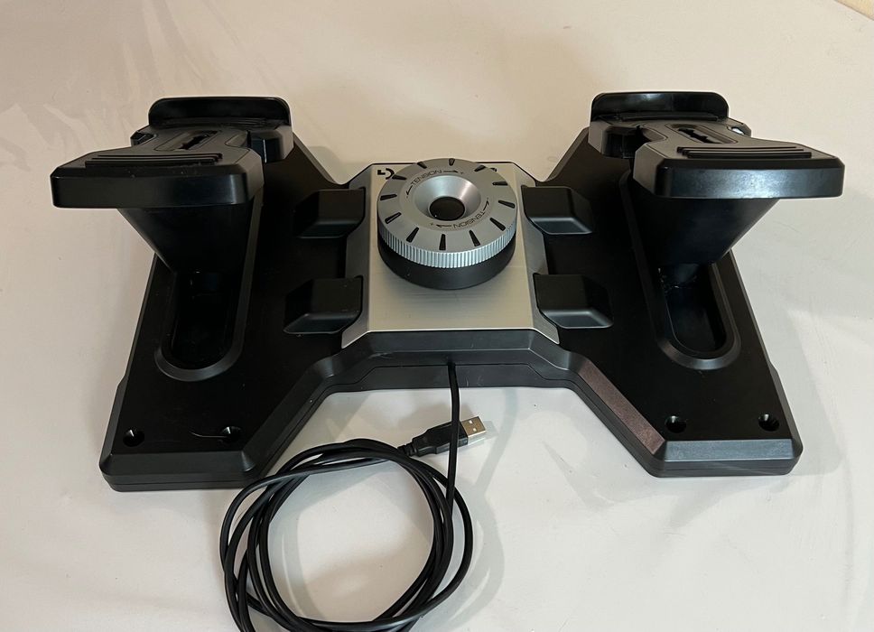 Logitech G Flight Rudder Pedals + Thrustmaster T.Flight HOTAS X
