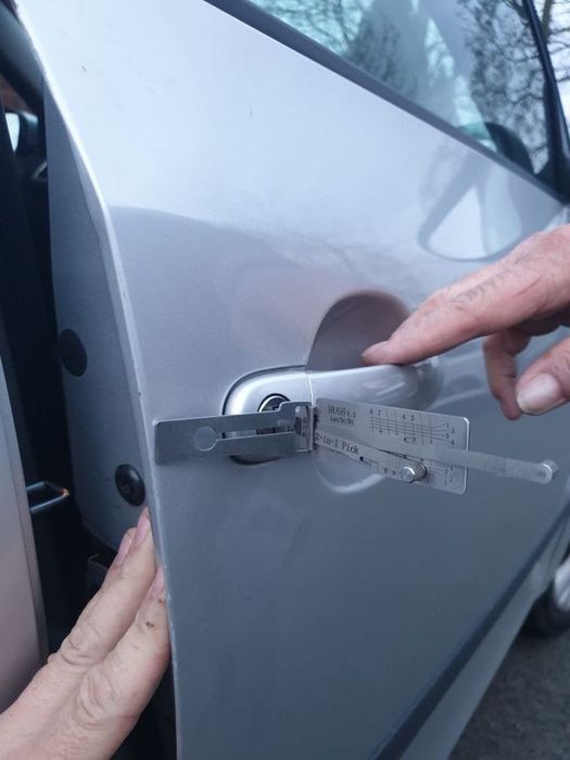 Deblocări / deblocare auto cheie Audi Bmw Vw Mercedes Fiat Renault