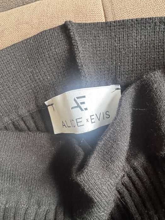 Клин на Alice Evis