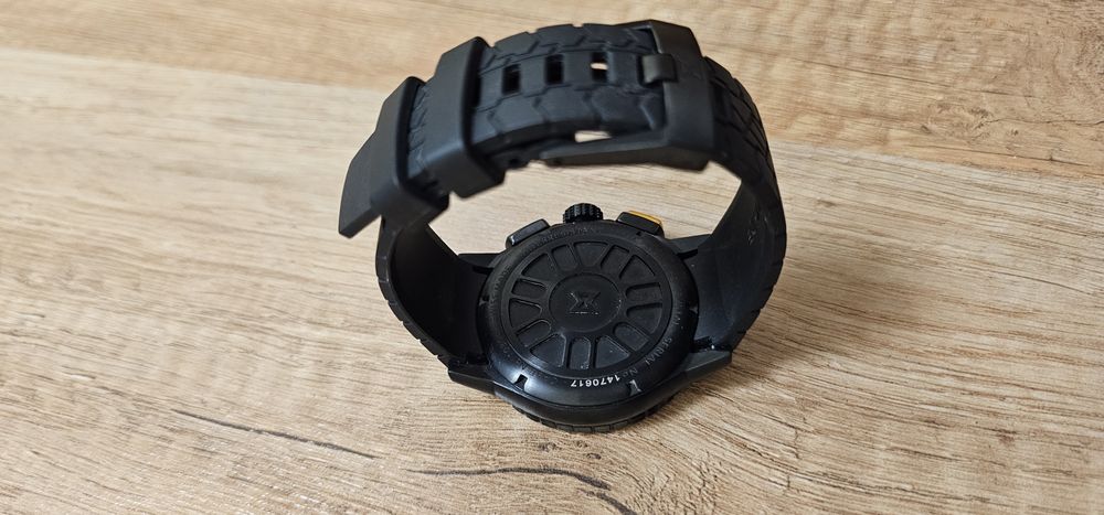 Кварцов часовник Edox Chronorally