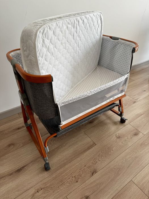 Продам детскую регулируемую кроватку