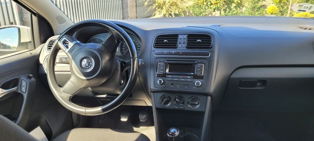 VOLKSWAGEN Polo 2013 — imagine 3