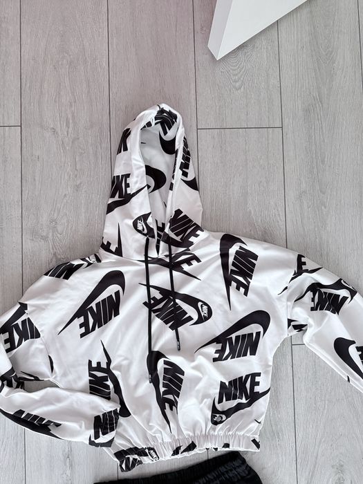 Спортен комолект/ анцунг на Nike