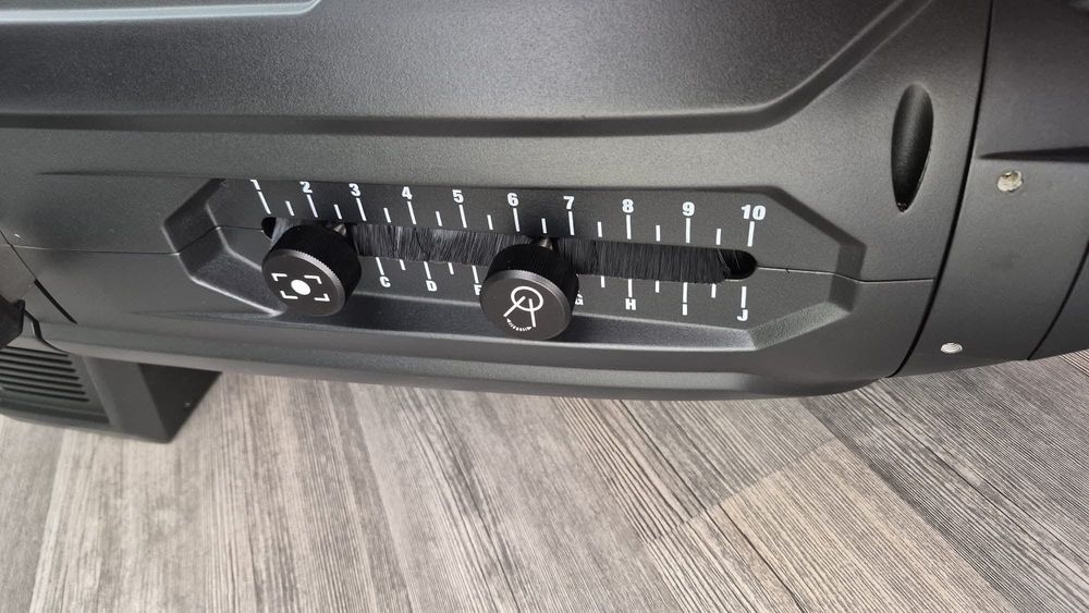 Cameo P6 – Proiector LED Profiler profesional scenă / teatru / evenimente