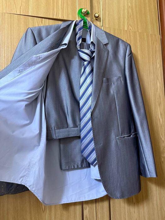 Продам одежды! Костюм и платье