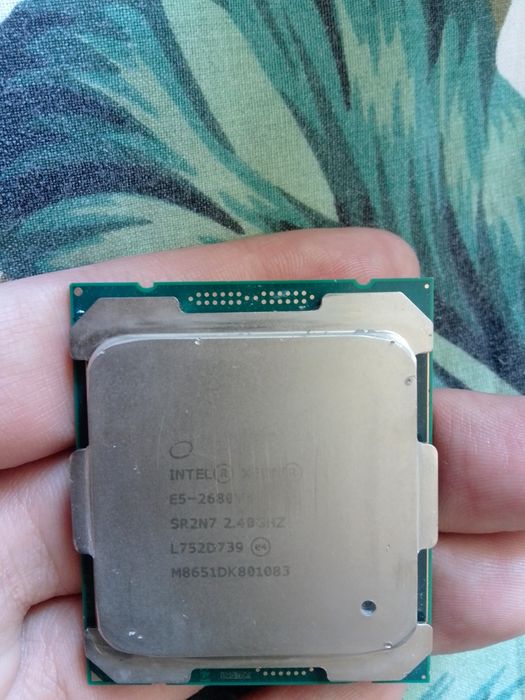 Продаю процессор Intel Xeon E5-2680 V4