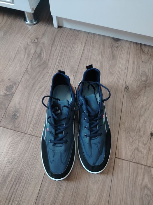 Кроссовки летние