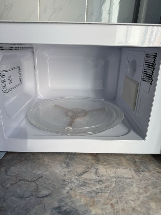Продам микроволновку Midea