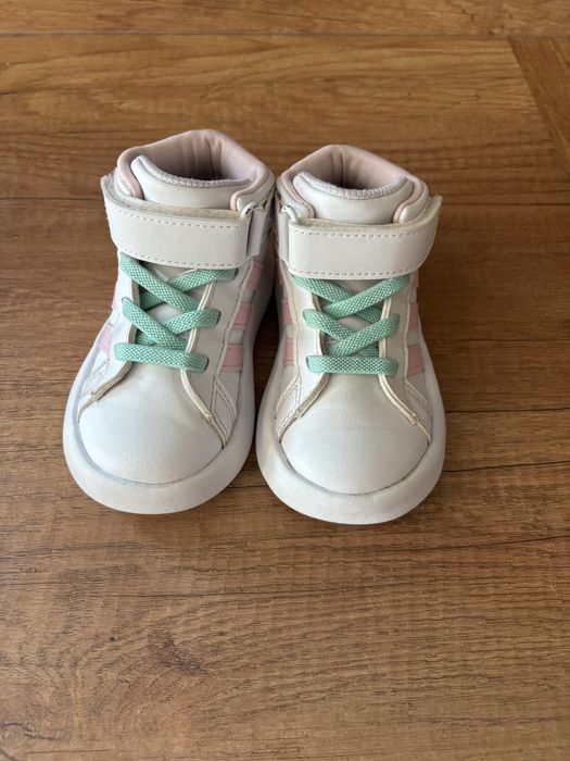 Nike air max, adidas, attipas
