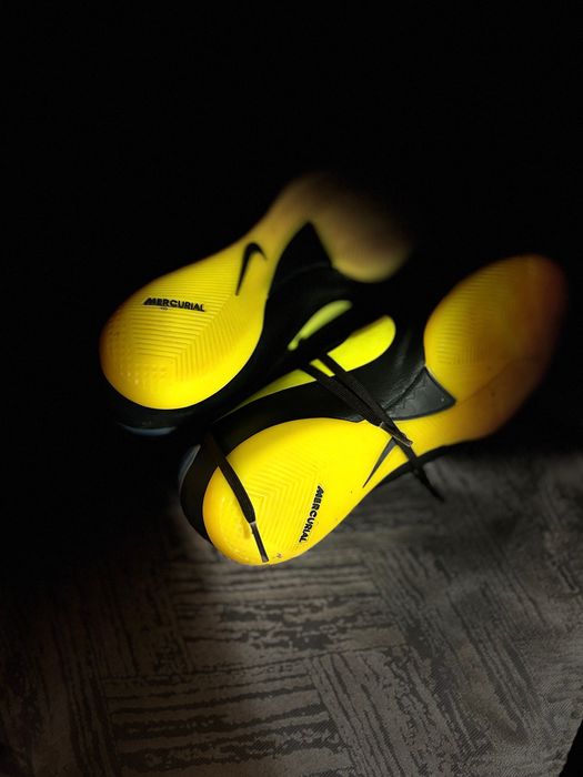 Бутонки - Nike 40,5 номер, 25,5 см. стелка