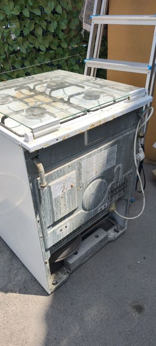 Продам газовую плиту Bosch