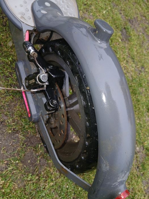 Vând trotineta electrica Aovopro Es80