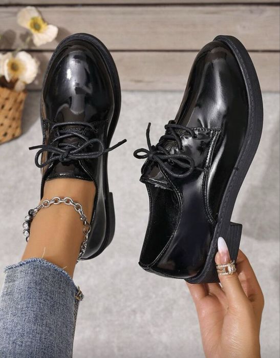 Обувки, чисто нови - отговарящи на размер 38