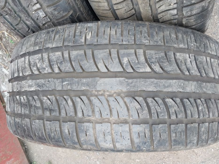 4 шины Pirelli 265 35 ZR22.