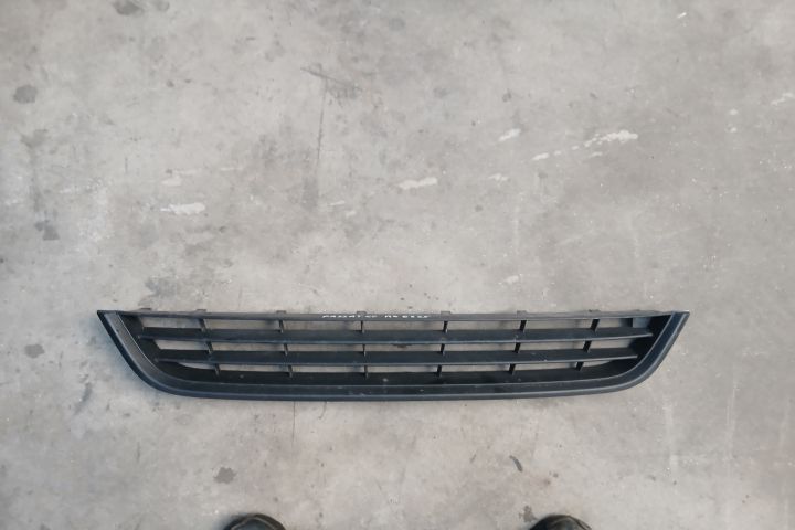 Grila bara fata centru 3C8853677 3C8853677 Volkswagen VW Passat CC 1