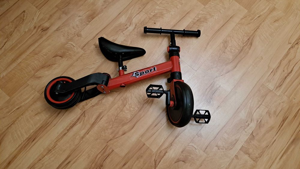 Trotineta-reglabila cu sau fara pedale pt copii 2-3 ani