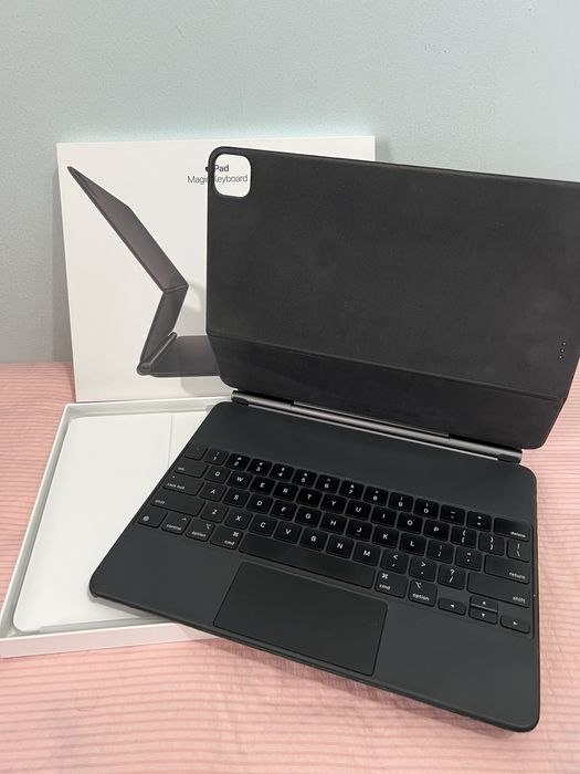 Apple Magic Keyboard 12.9