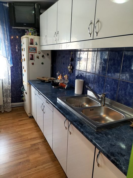Apartament 3 camere de vânzare plus garaj