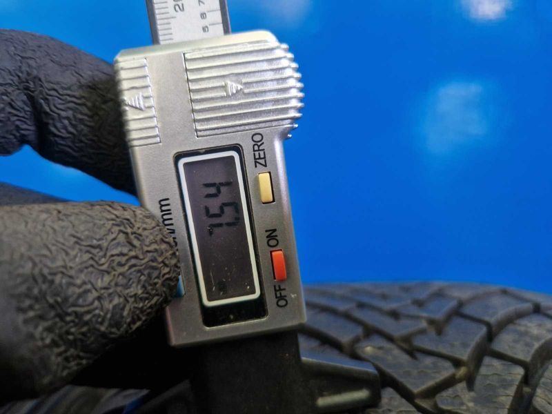 2 Falken R18 215/50
зимни гуми DOT1320