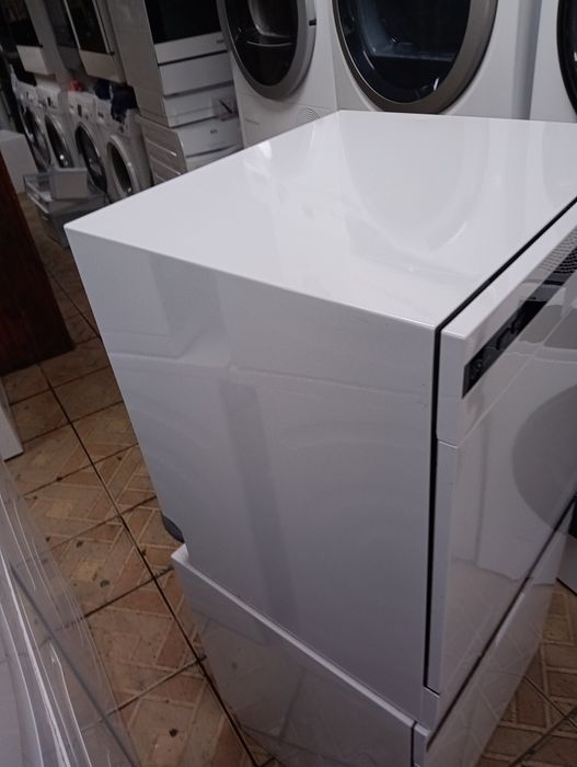 Свободно стояща съдомиялна за 8 комплекта кубче Candy  2 год.Гаранция!