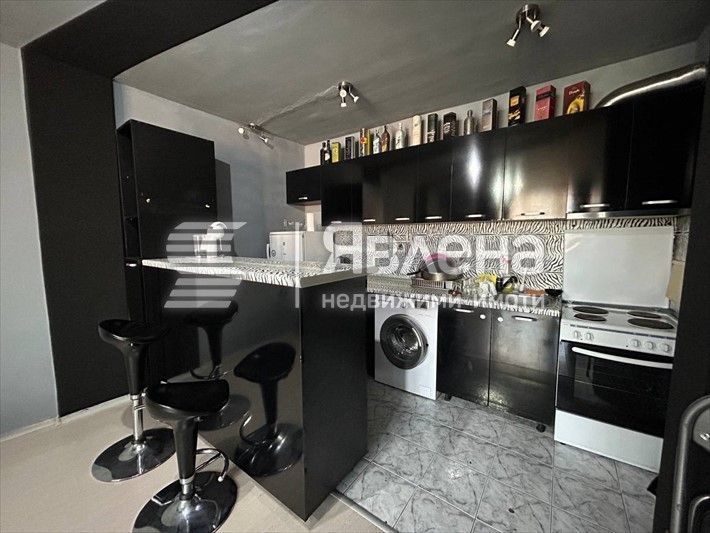 Дава се под наем Двустаен апартамент в Бургас, Лазур - 68 кв.м за 430 € - Снимка #3