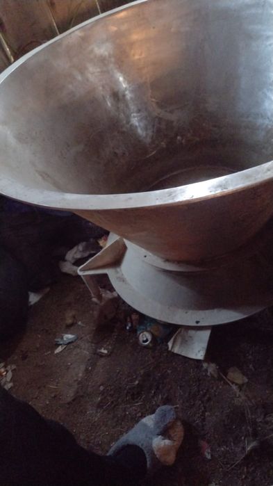 Vase inox alimentar in jur de 100 litri