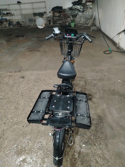 Продаю срочно электронный велосипед.