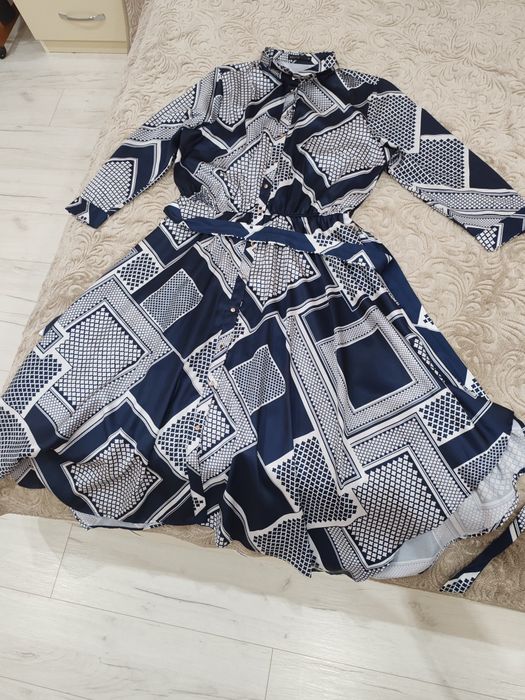 Сатенирана рокля Mohito