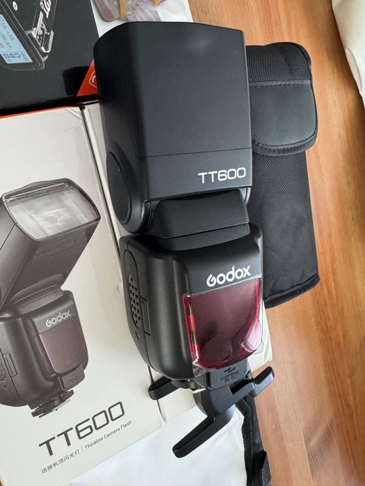 2 Светкавици GODOX TT600