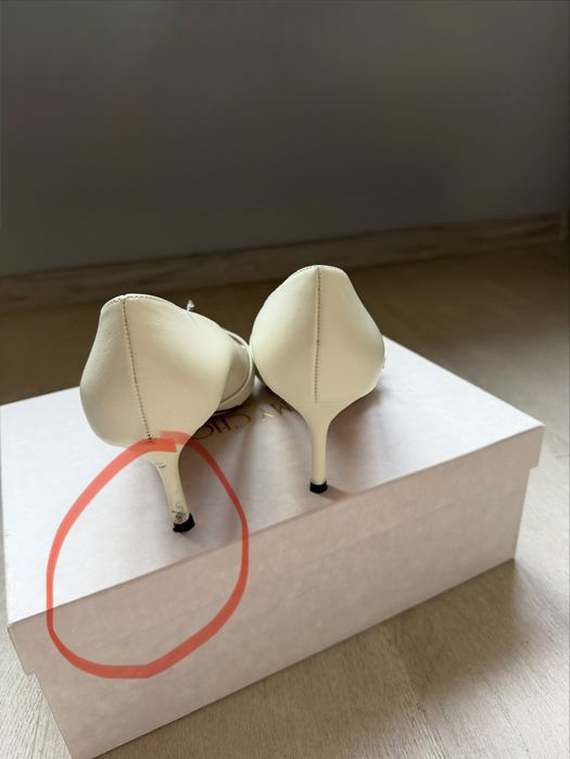 Jimmy Choo - класически обувки с ток