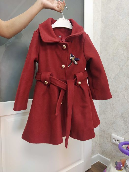 Пальто детское на 5-6 лет