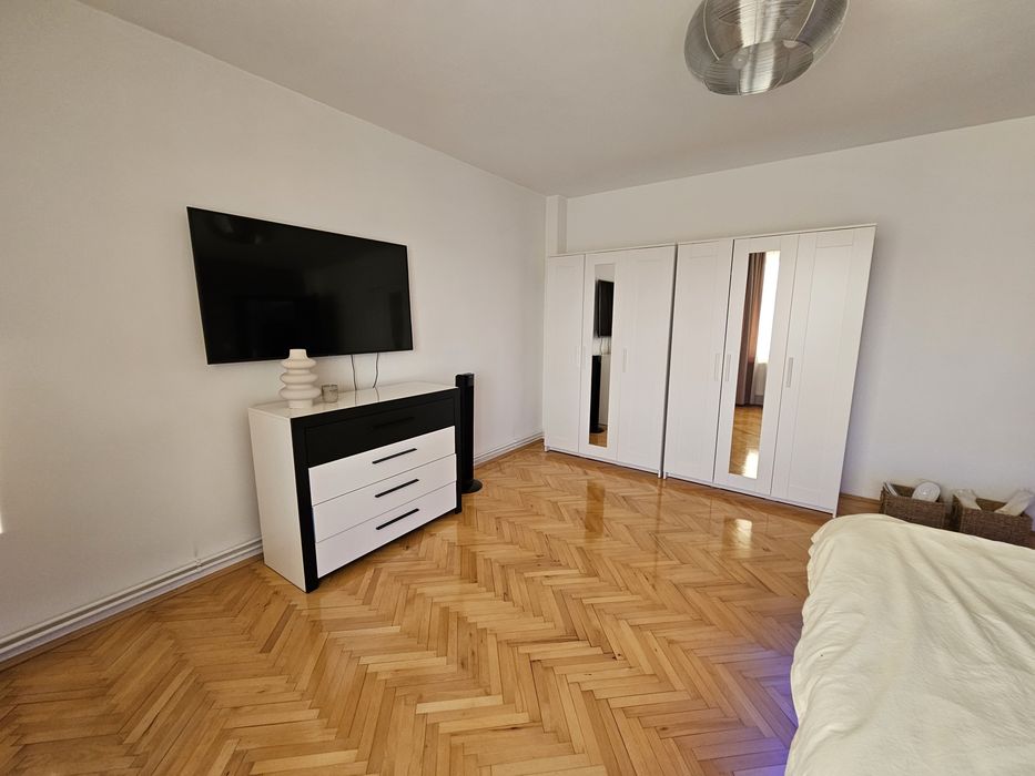 Apartament de inchiriat 3 camere, cartier Unirii