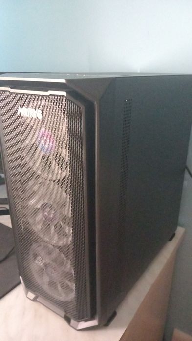 Vand URGENT calculator de mid gaming - pret 2250 lei Negociabil